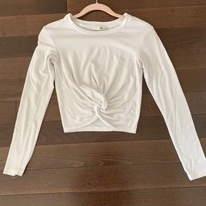 White long sleeve top from Aritzia. Size Xs.